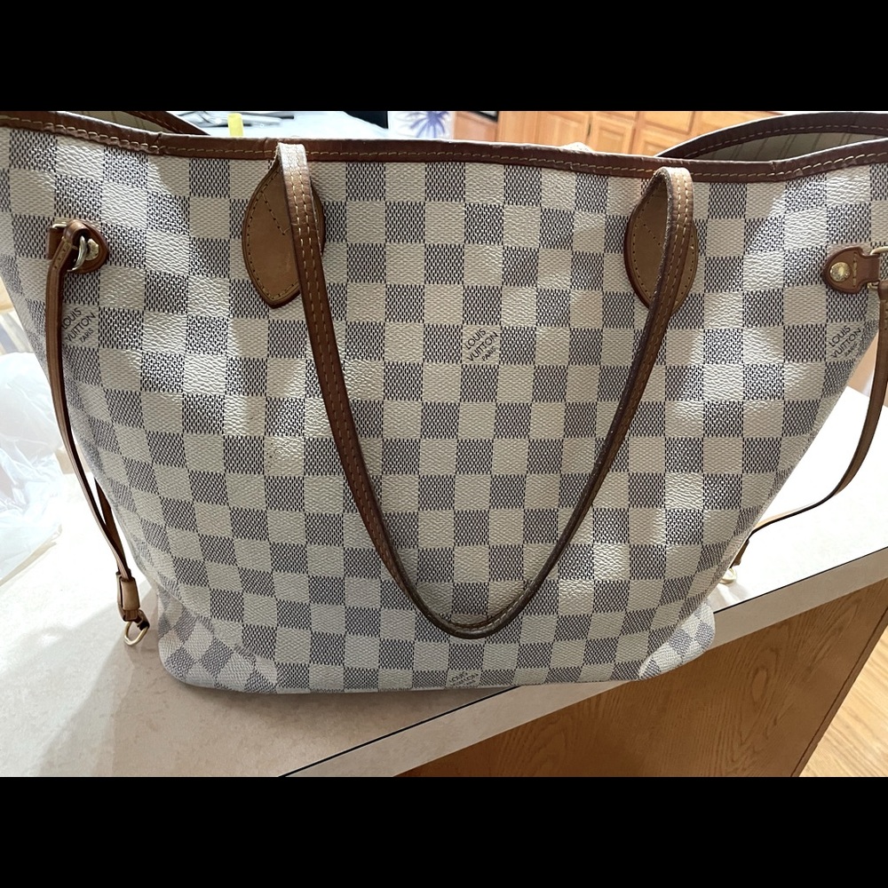 Louis Vuitton Neverfull in White